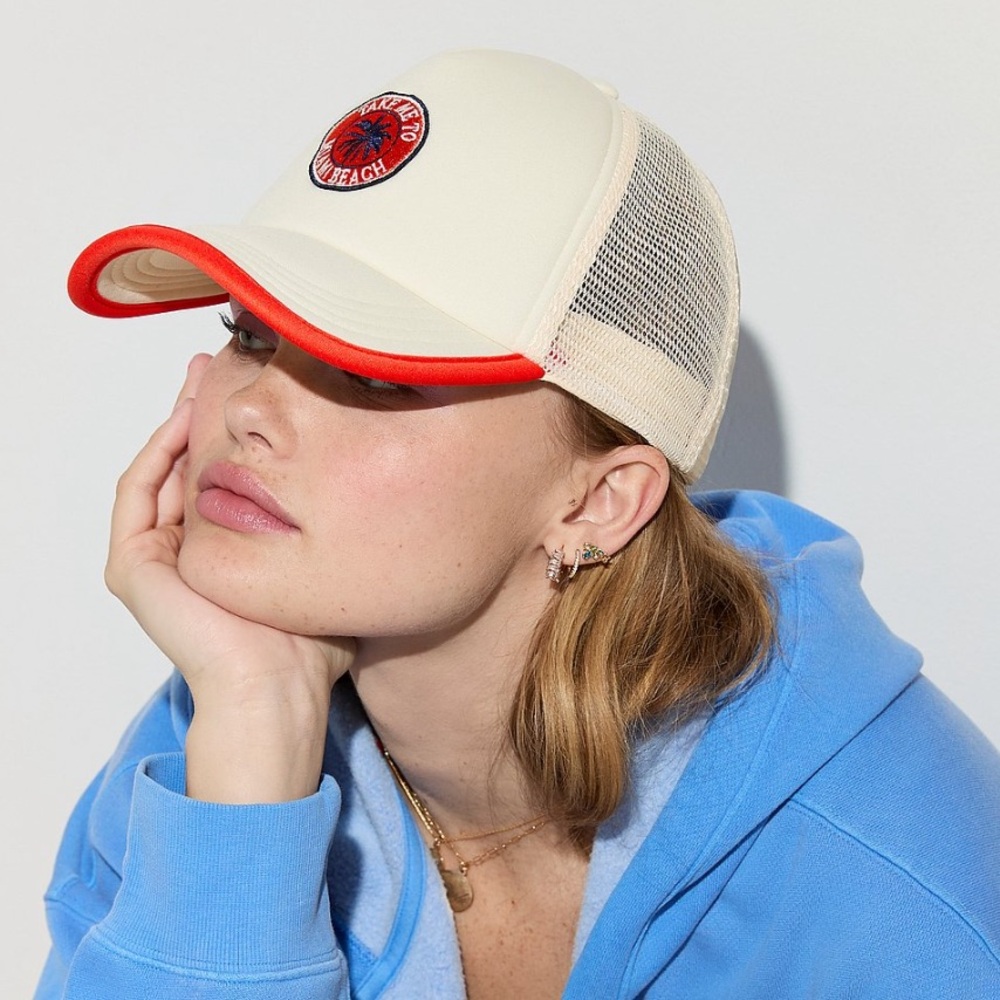 🆕CAMP PINK TUCKER HAT